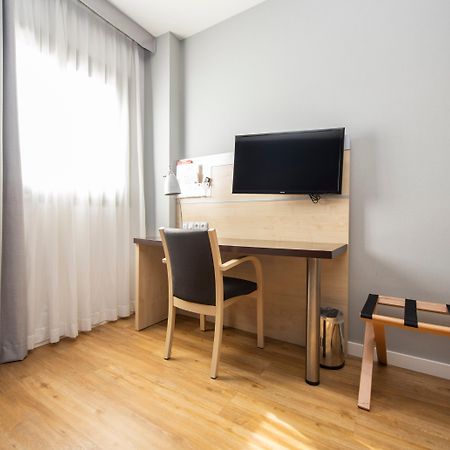 Holiday Inn Express Sant Cugat By Ihg Sant Cugat del Valles Exterior photo