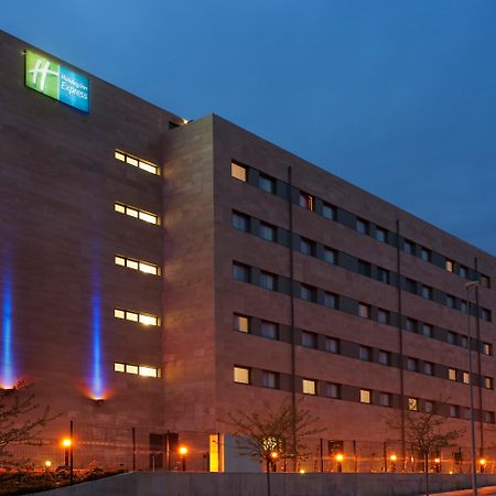 Holiday Inn Express Sant Cugat By Ihg Sant Cugat del Valles Exterior photo
