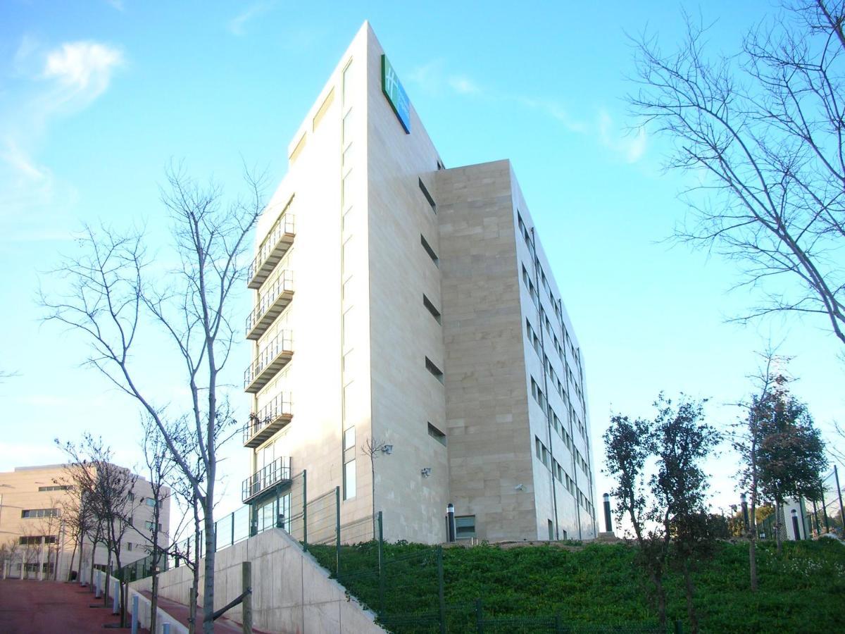 Holiday Inn Express Sant Cugat By Ihg Sant Cugat del Valles Exterior photo