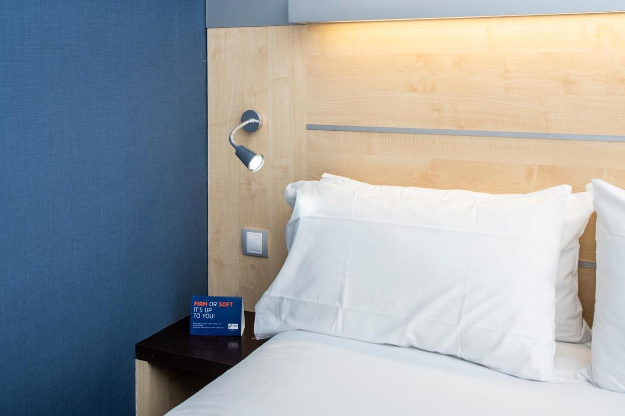 Holiday Inn Express Sant Cugat By Ihg Sant Cugat del Valles Exterior photo