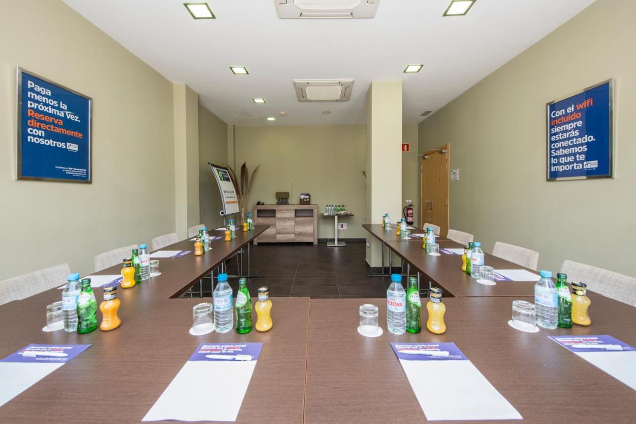 Holiday Inn Express Sant Cugat By Ihg Sant Cugat del Valles Exterior photo
