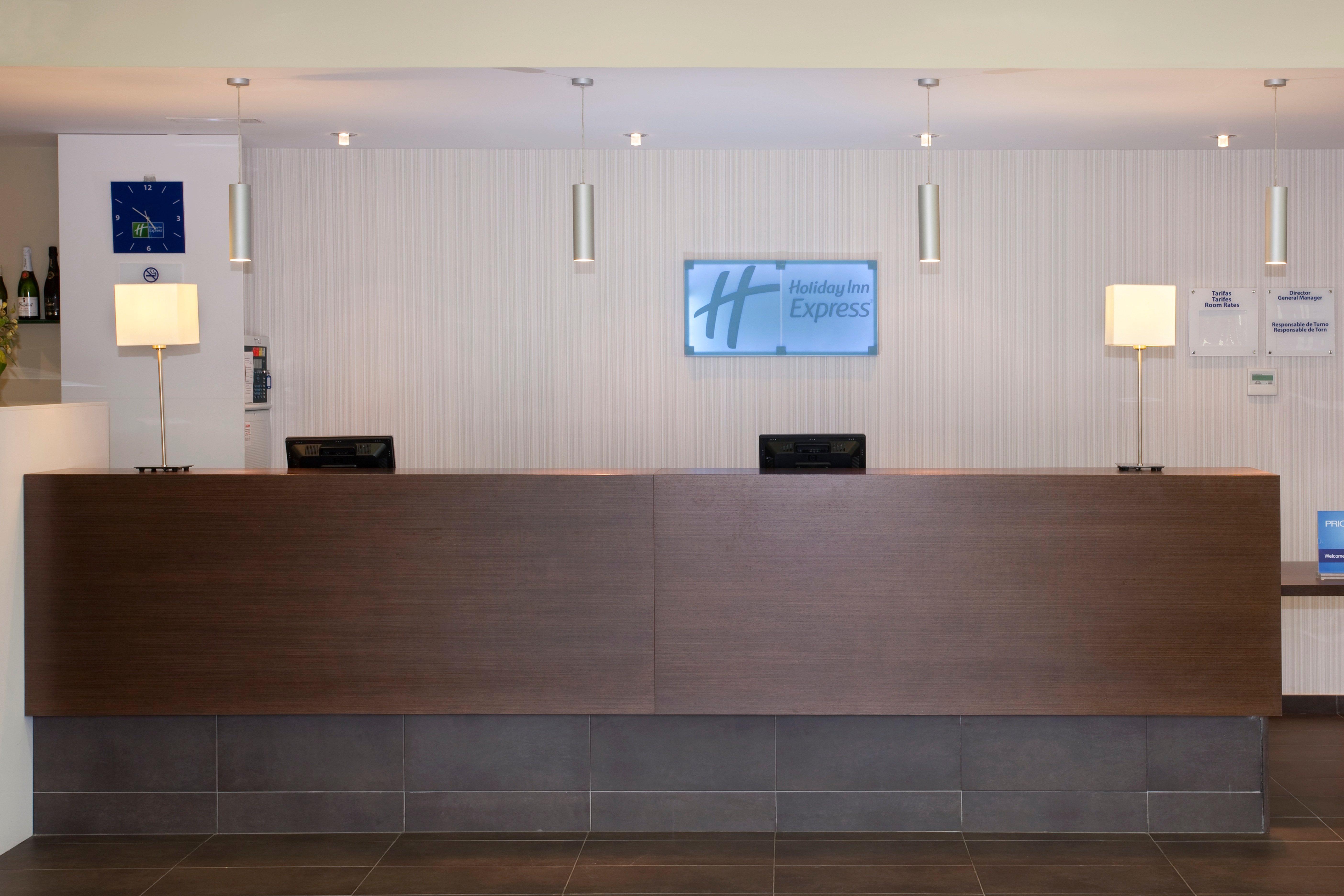 Holiday Inn Express Sant Cugat By Ihg Sant Cugat del Valles Exterior photo