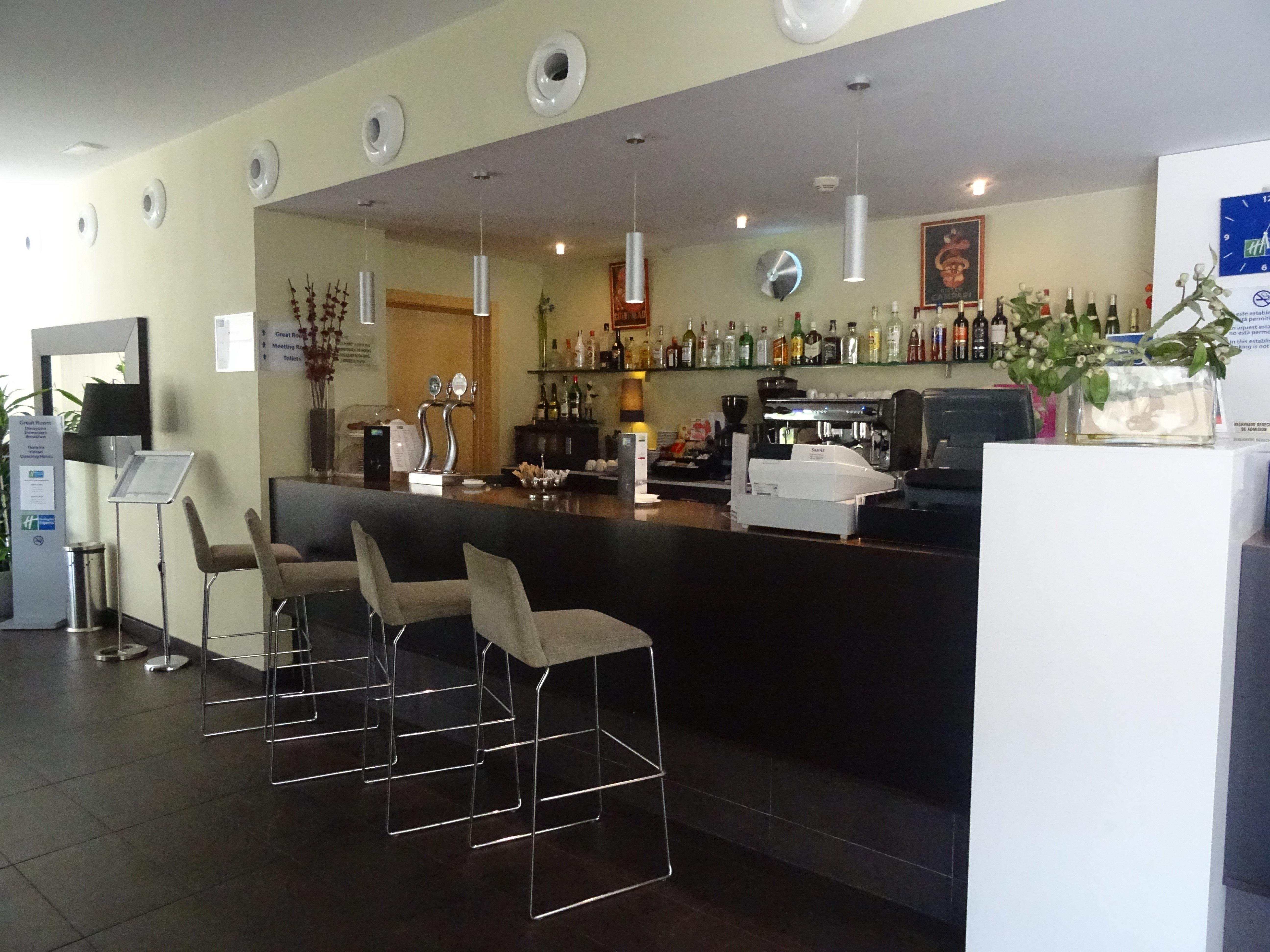 Holiday Inn Express Sant Cugat By Ihg Sant Cugat del Valles Exterior photo