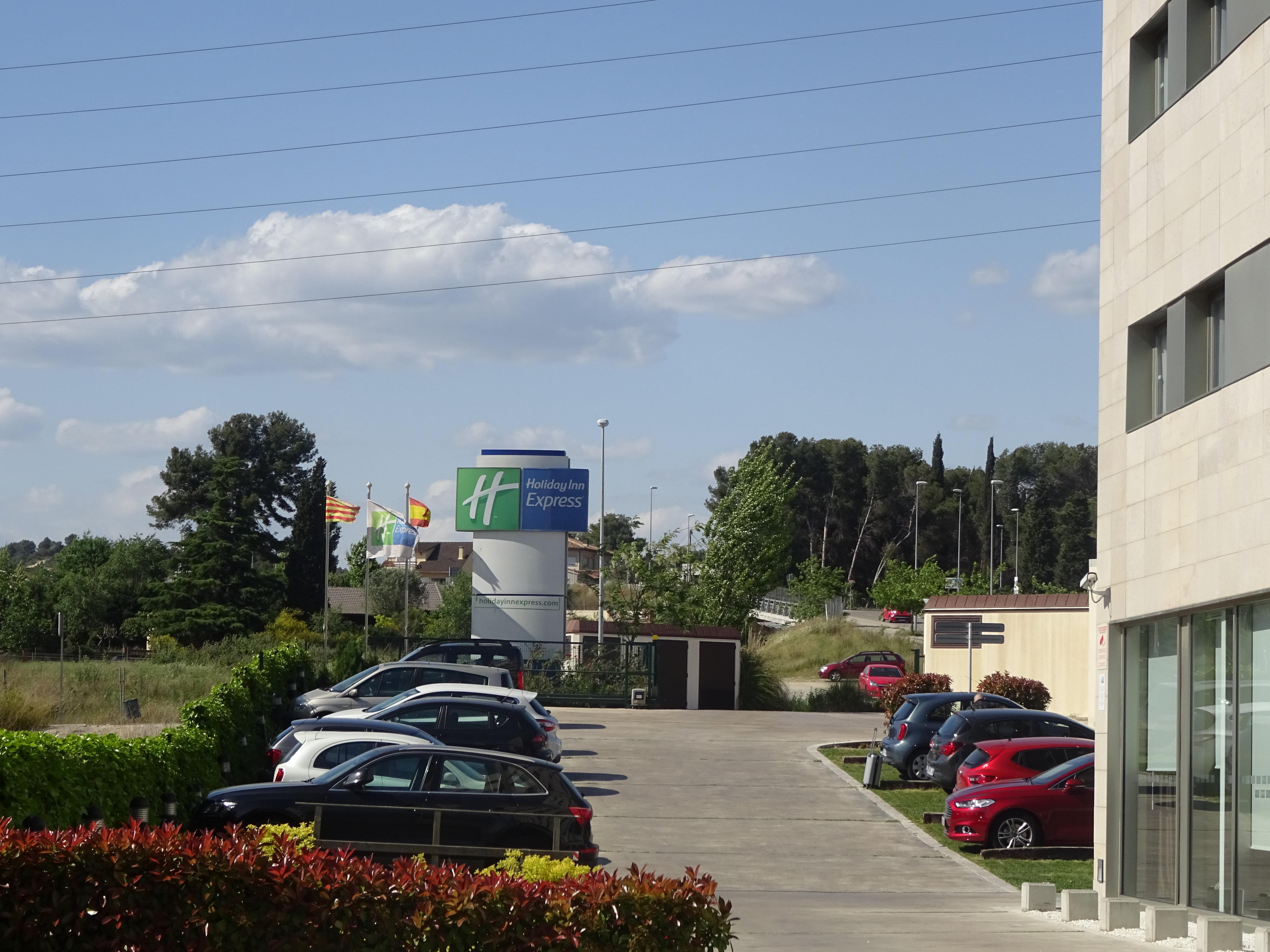 Holiday Inn Express Sant Cugat By Ihg Sant Cugat del Valles Exterior photo