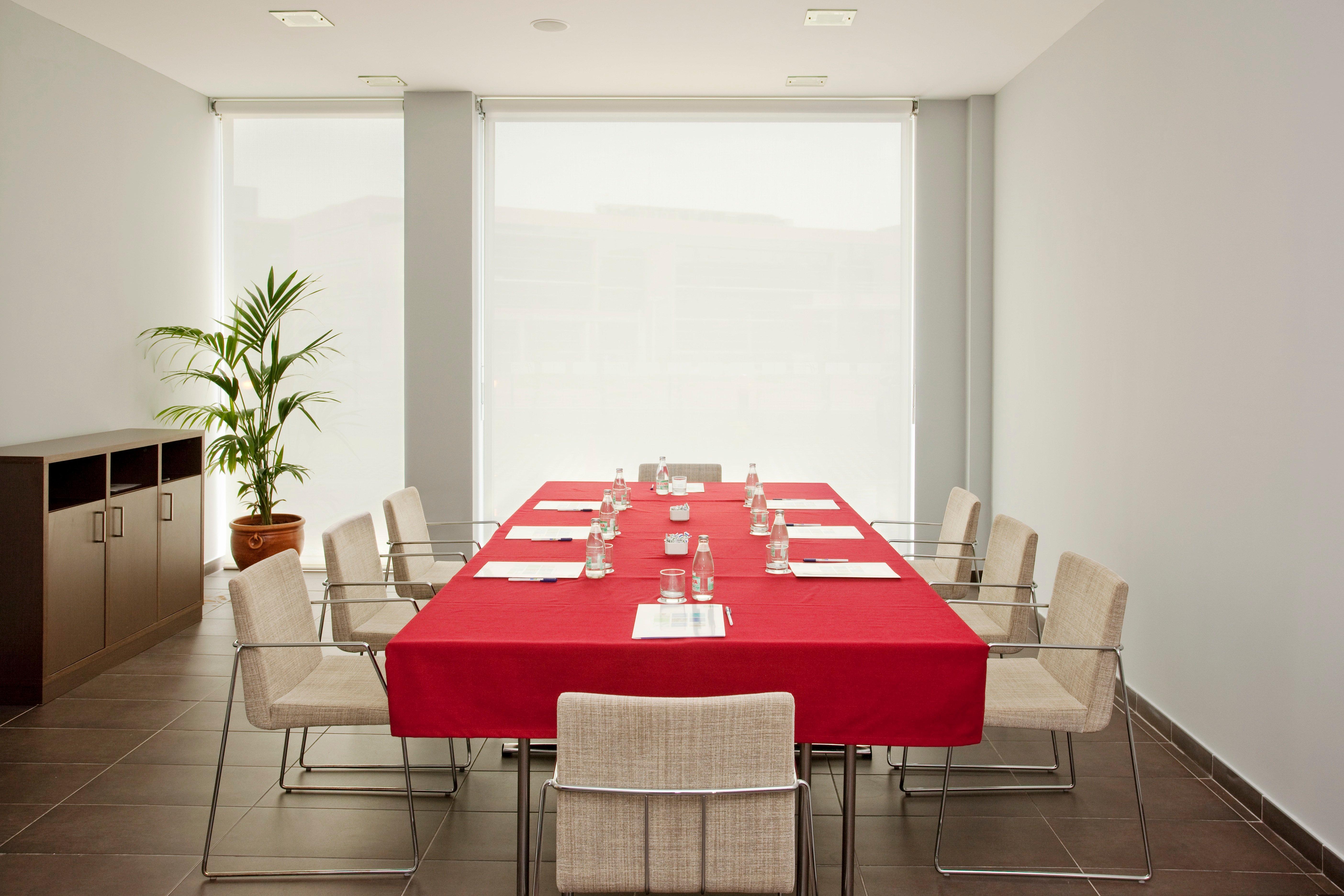 Holiday Inn Express Sant Cugat By Ihg Sant Cugat del Valles Exterior photo